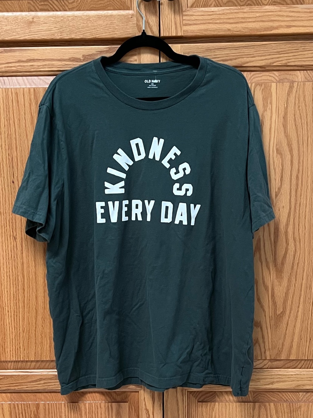 Old Navy Men’s Green 'Kindness Every Day' Graphic Tee, EUC, Size XXL
